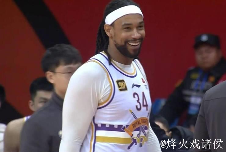 萨林杰封盖三分,长传助攻反击,奎因单手劈扣霸气收尾! 萨林杰封盖三分,长传助攻反击,奎因单手劈扣霸气收尾!